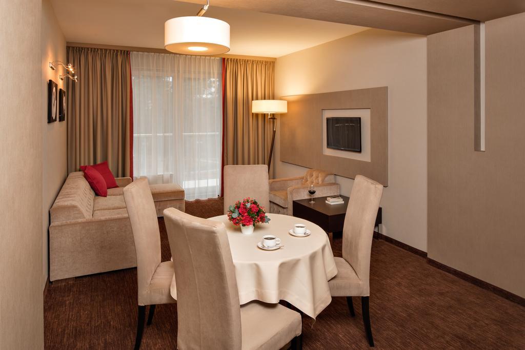 Z-Hotel Business & Spa Otwock Ngoại thất bức ảnh
