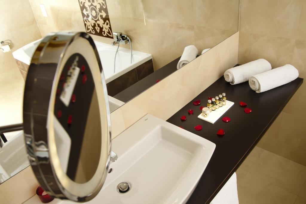Z-Hotel Business & Spa Otwock Ngoại thất bức ảnh
