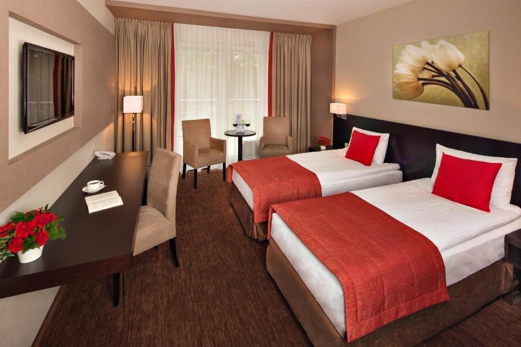 Z-Hotel Business & Spa Otwock Ngoại thất bức ảnh