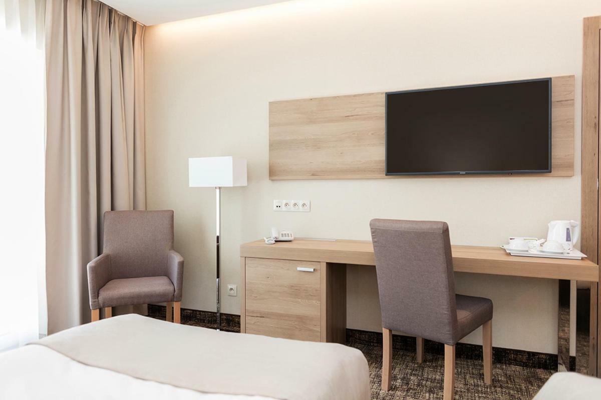 Z-Hotel Business & Spa Otwock Ngoại thất bức ảnh